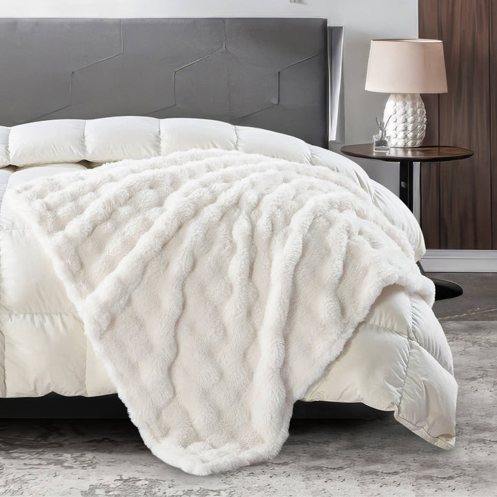 "Polar Bear" Faux Fur Plush Throw Blanket - 50"x70"