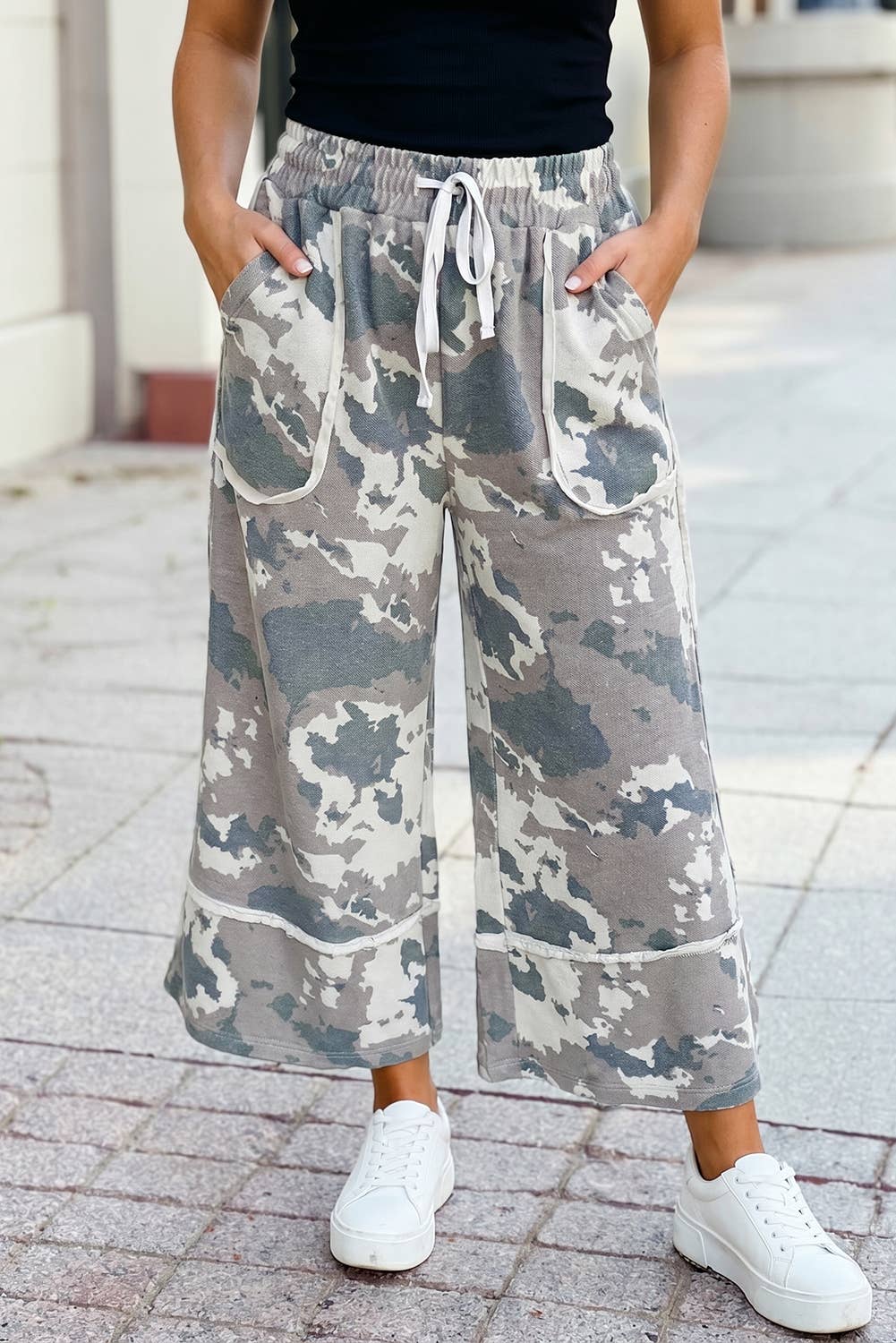 Camo Contrast Lace-up Raw Edge Pocketed Loose Pants S-4X