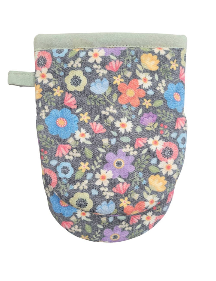"Country Barn" Farm Animal-Themed Grabber Mitt