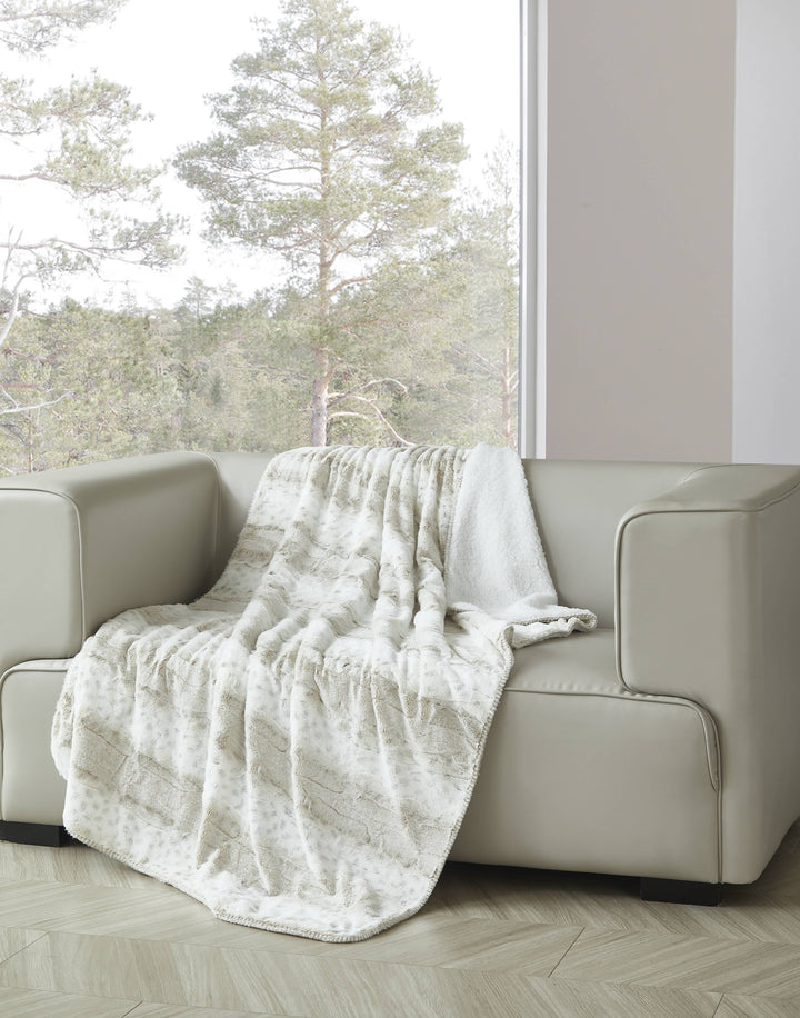 "White Leopard Stripe" Faux Fur Plush Throw Blanket -50"x70"