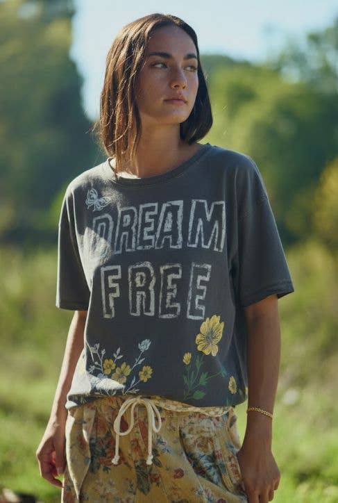 PT62115-PLUS DREAM FREE FLORAL GRAPHIC MINERAL WASH TOP