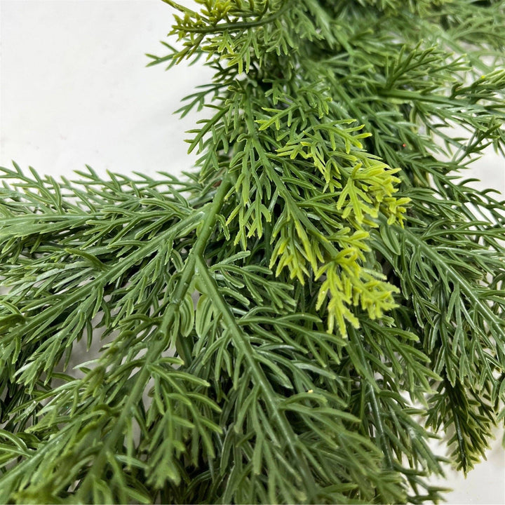 Wispy Fresh Touch Cedar Wreath 20"