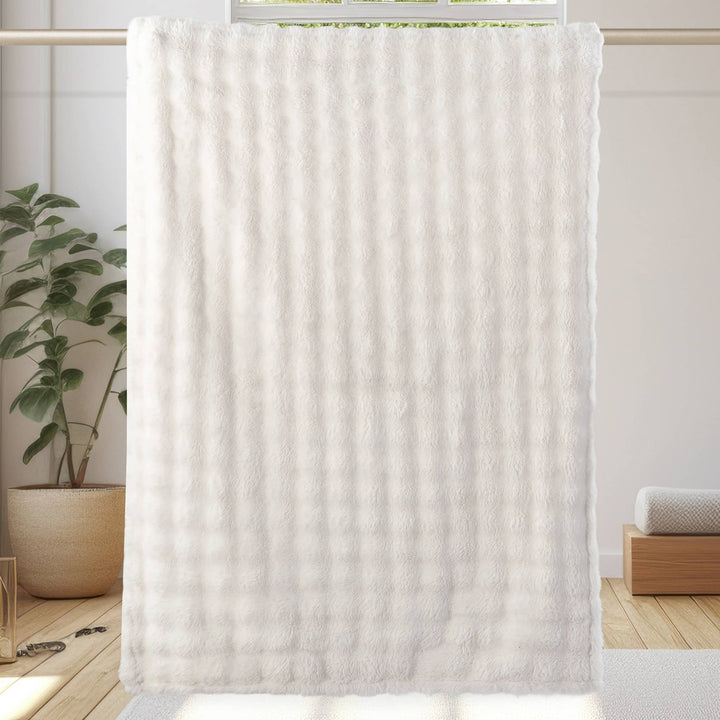 "Polar Bear" Faux Fur Plush Throw Blanket - 50"x70"